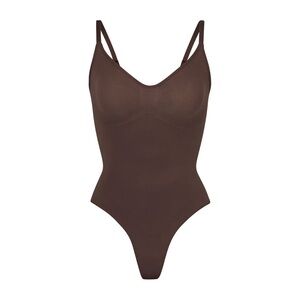 SKIMS Seamless Sculpt Thong Bodysuit in Cocoa size Medium NWOT